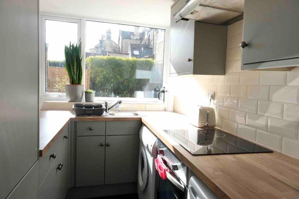 Regency Cottage 10 Minutes From Bath City Centre Exterior photo