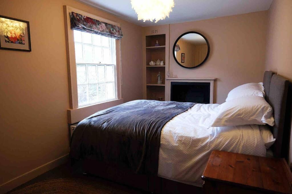Regency Cottage 10 Minutes From Bath City Centre Exterior photo